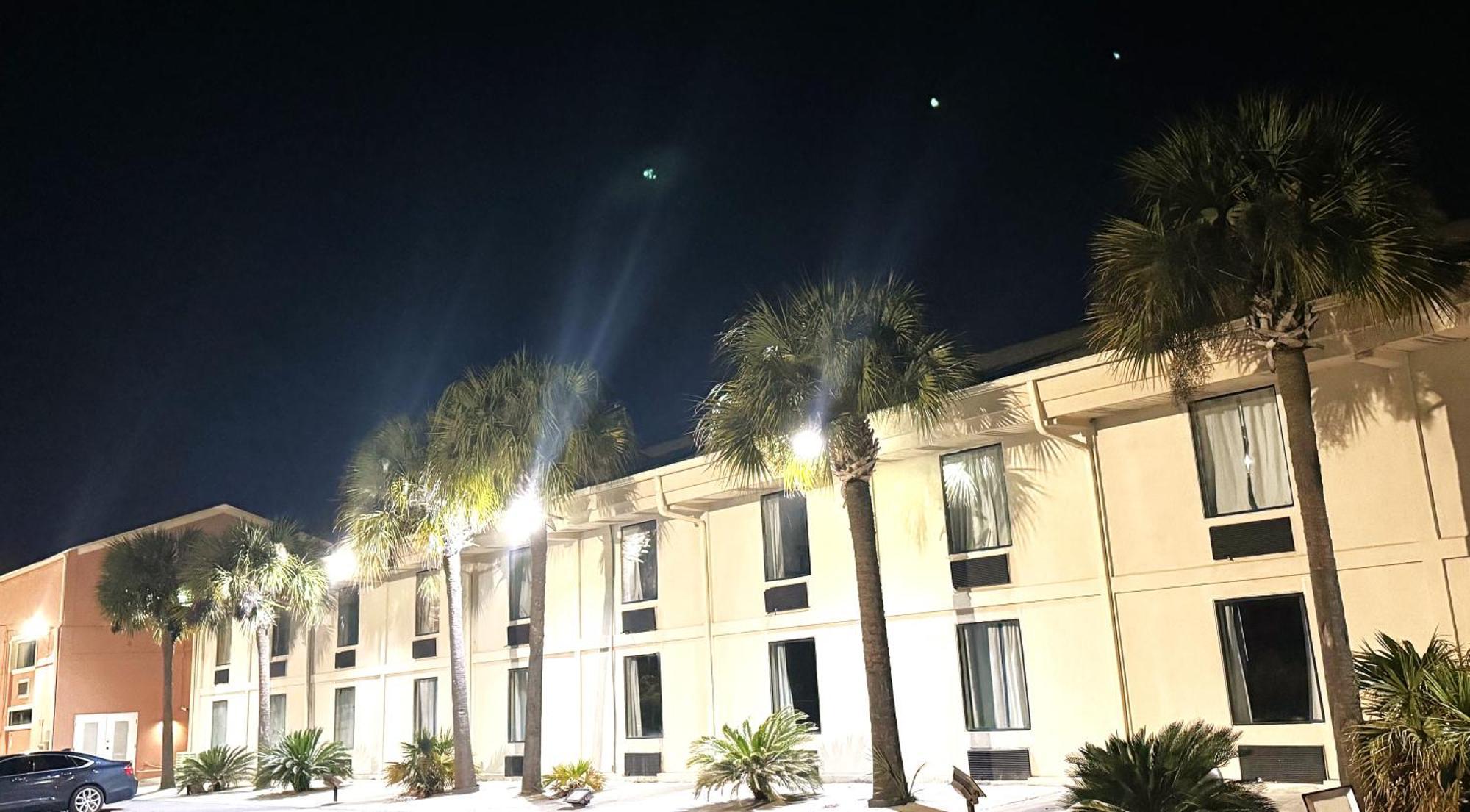 Regency Inn&Suites Pensacola Exterior foto